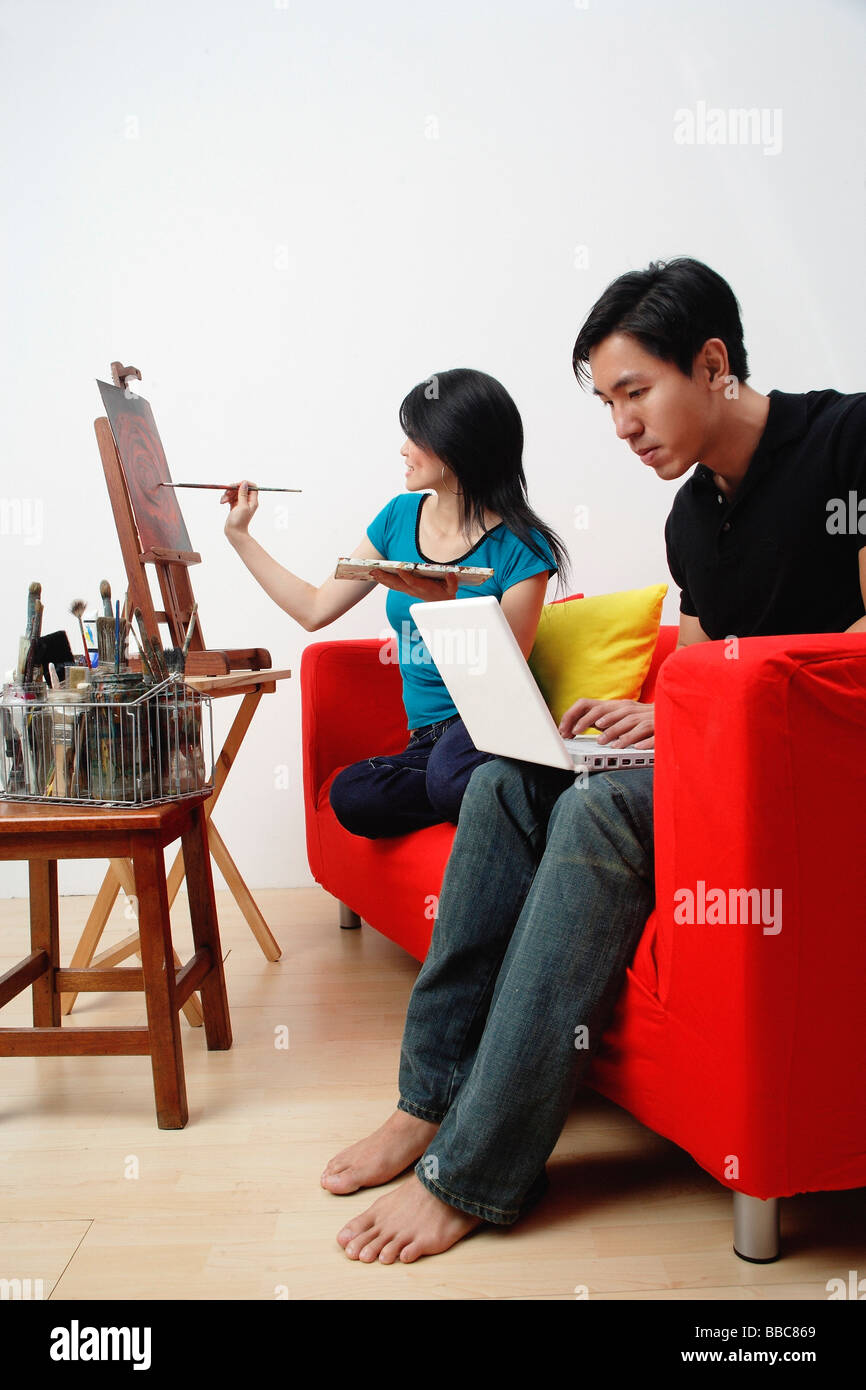 Man painting using easel hi-res stock photography and images - Alamy