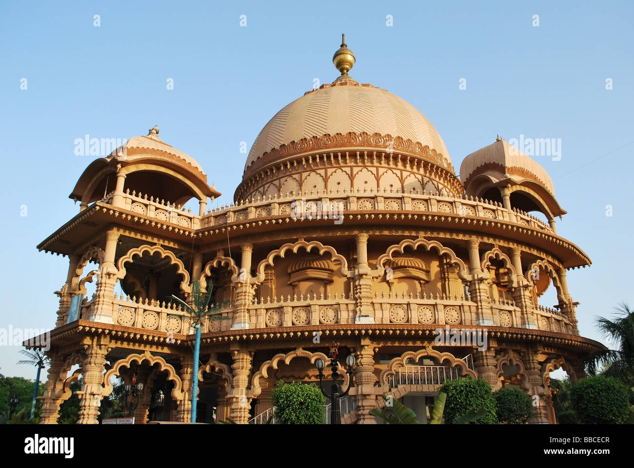 Baba's samandhi an astonishing structure, where his mortal remains rest in everlasting peace at Chattarpur Mandir Stock Photo