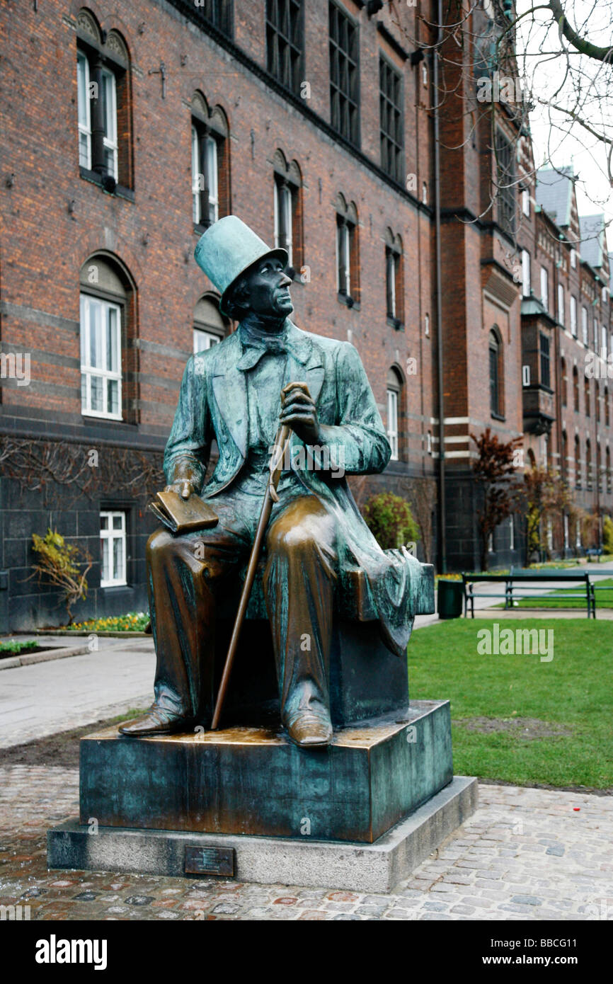 Hans Christian Andersen statue, Copenhagen Stock Photo - Alamy