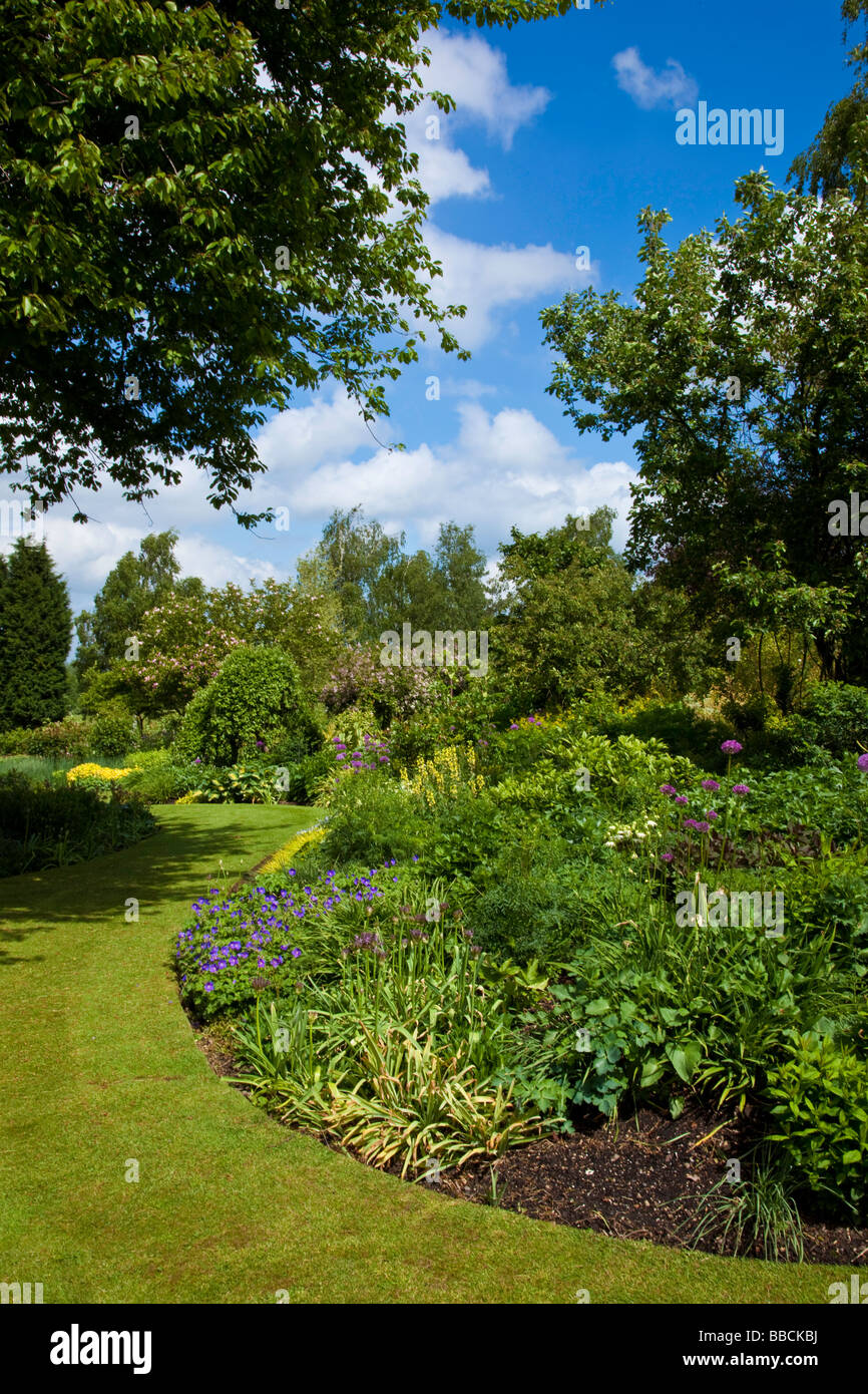Colourful Scene at Glen Chantry Garden & Nursery, Wickham Essex Stock Photo Alamy