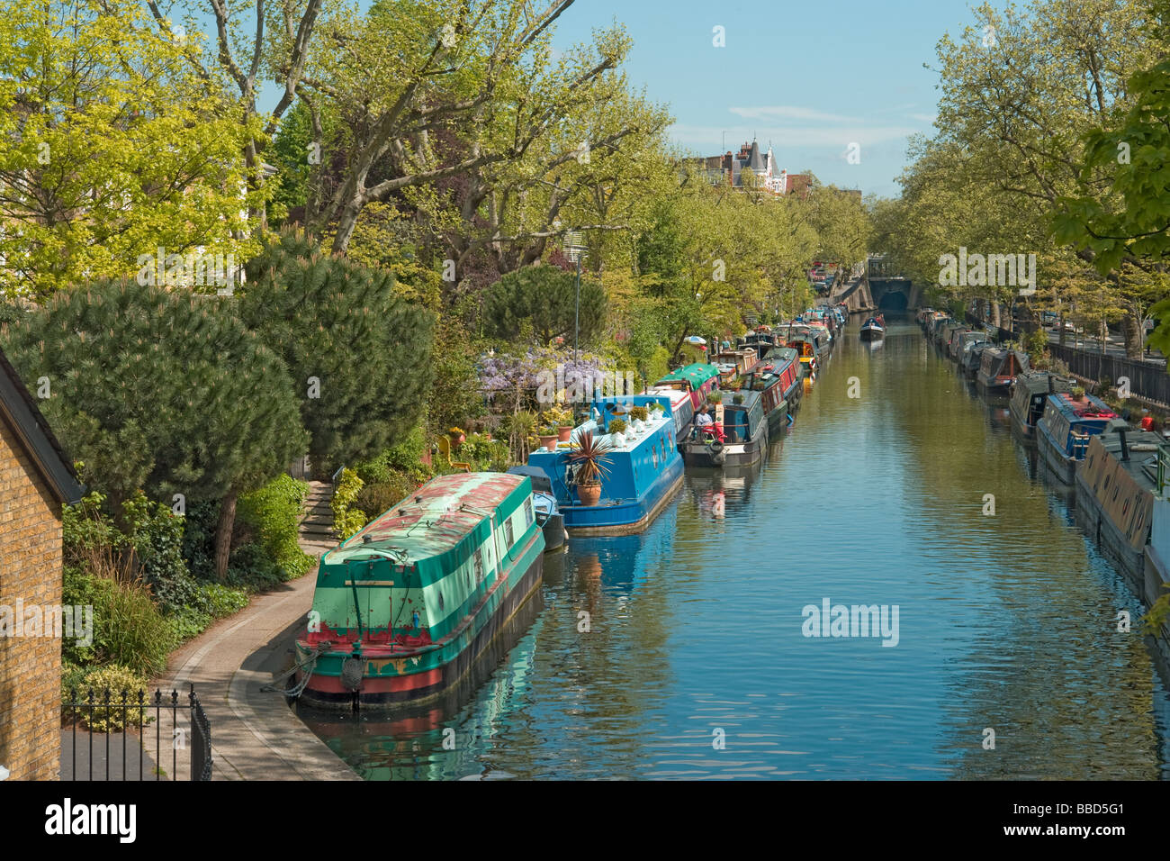Regents canal houseboat hi-res stock photography and images - Alamy