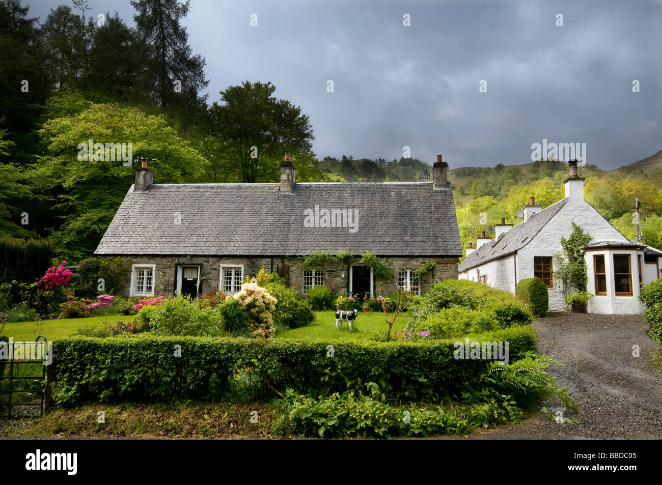 Pretty cottage on the banks of Loch Lomond Stock Photo