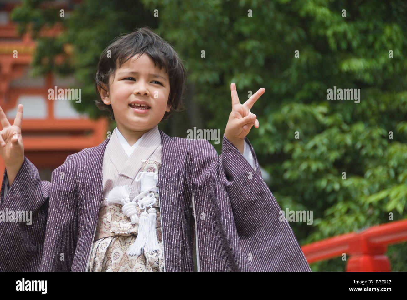 Young boy wearing traditional Japanese kimono Stock Photo - Alamy