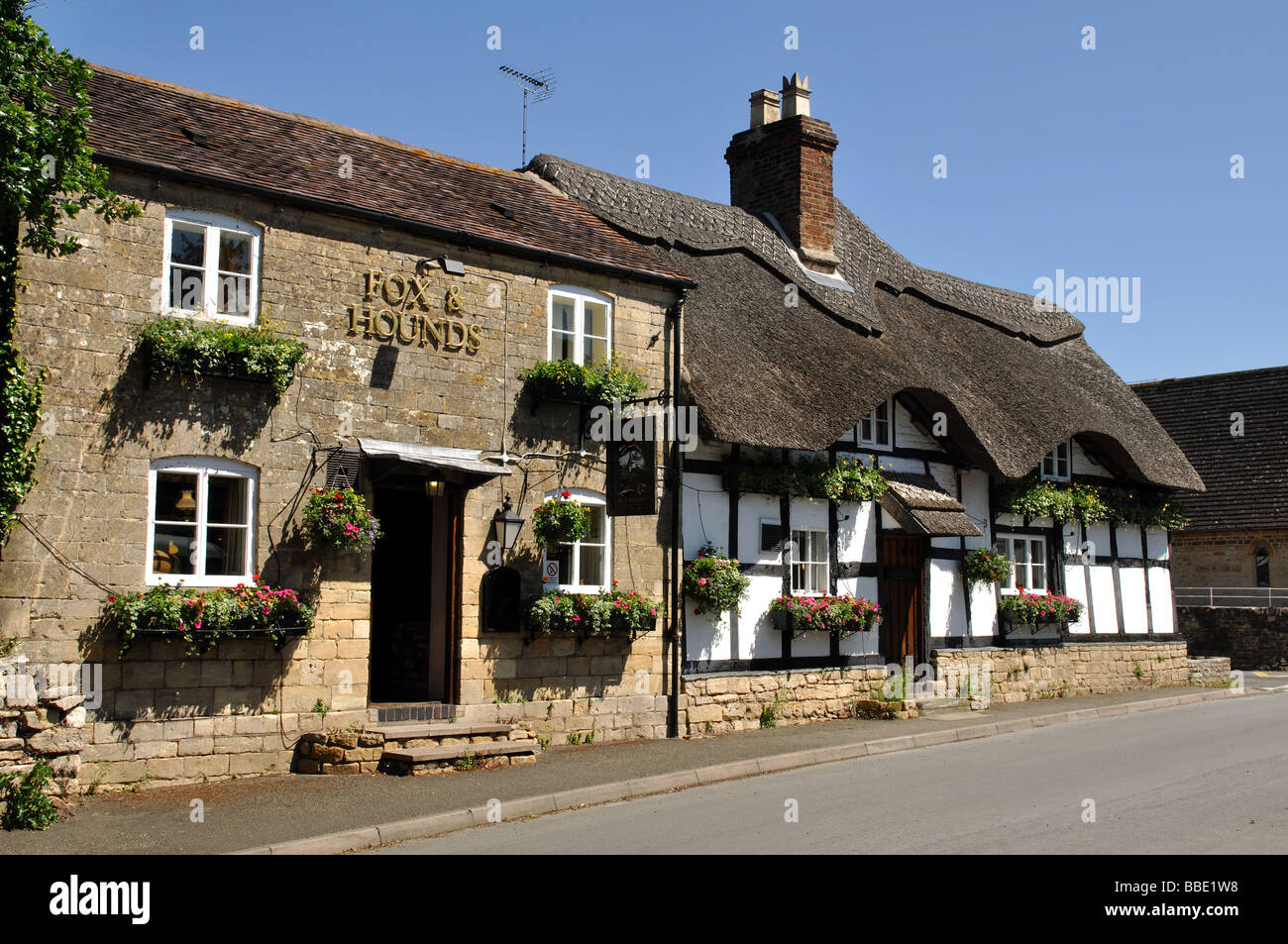 Fox and Hounds pub, Bredon, Worcestershire, England, UK Stock Photo - Alamy