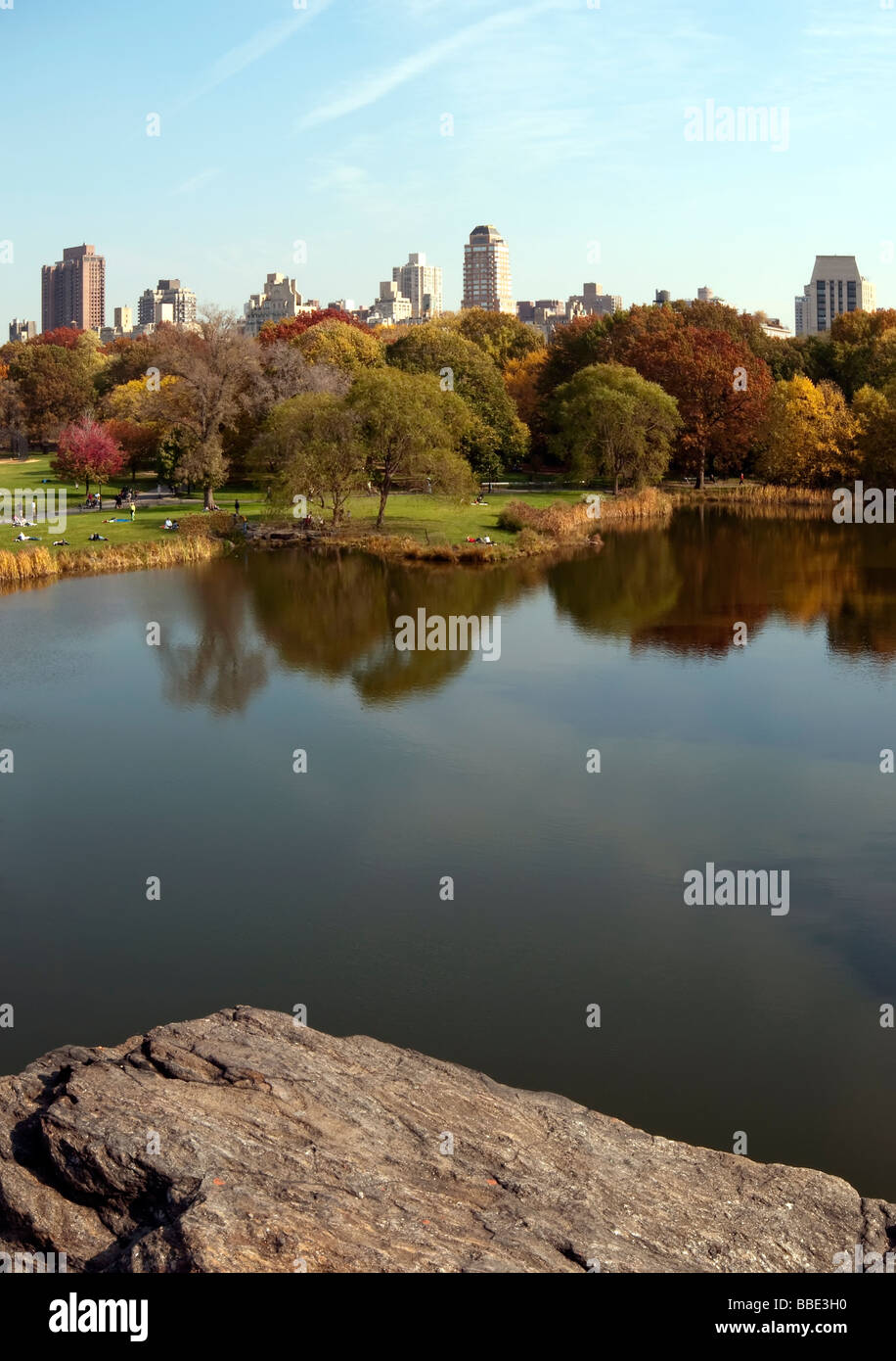 The view from Belvedere Castle over Belvedere lake towards Fifth Avenue, Central Park, New York, USA. Nov 2008 Stock Photo