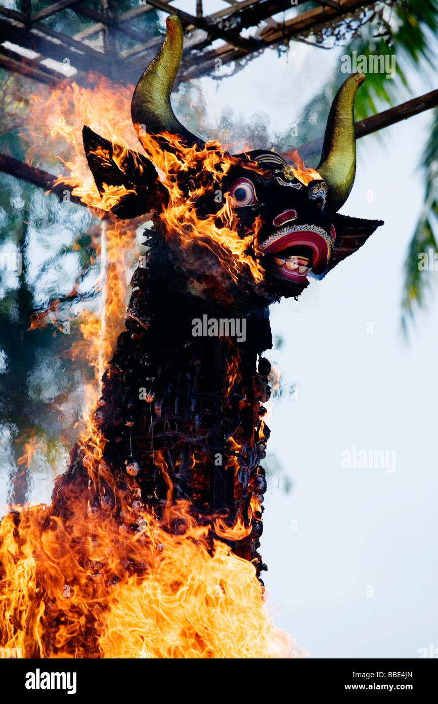 A Hindu funeral pyre in Ubud, Bali, Inodnesia Stock Photo Alamy