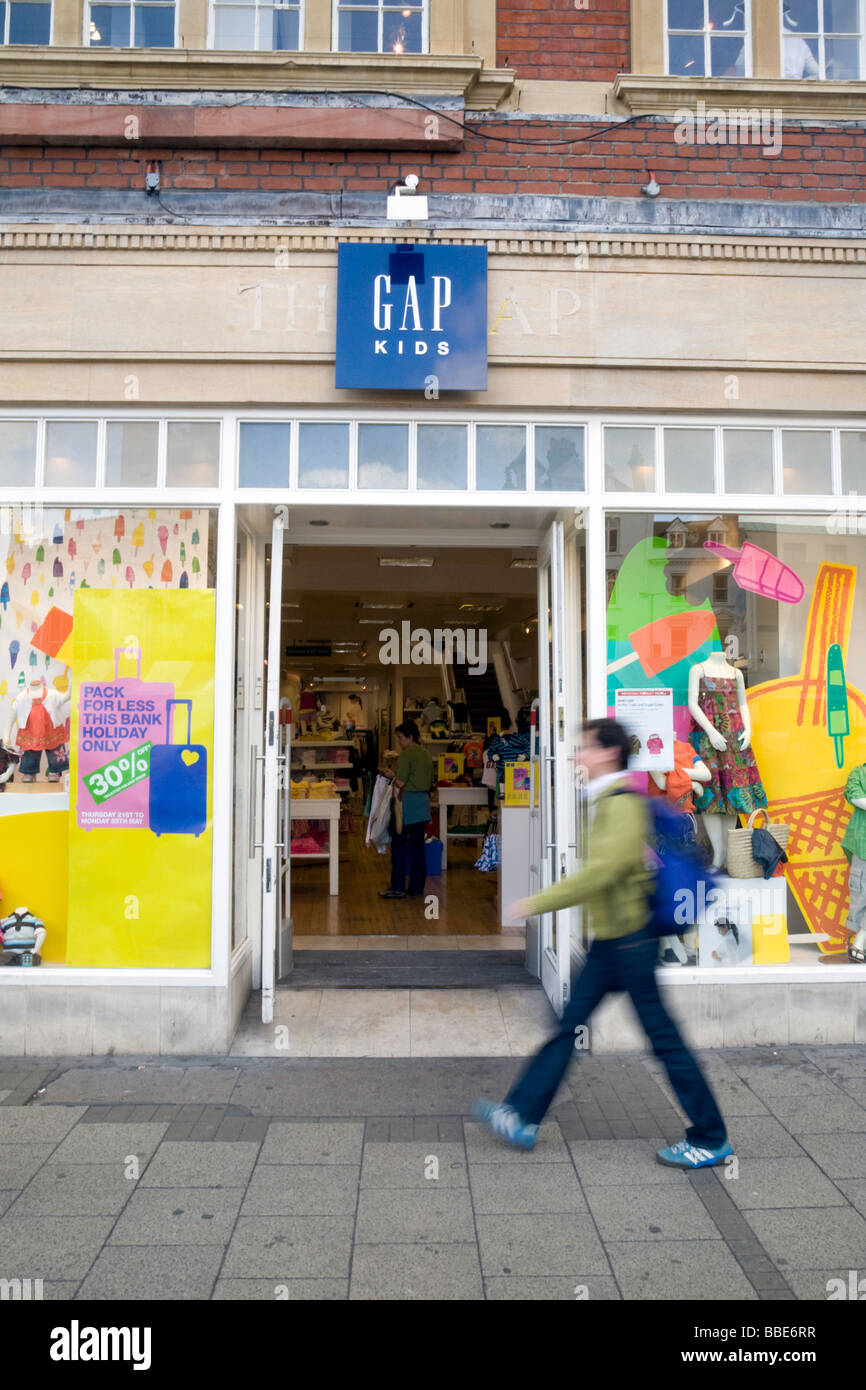 Gap kids shop hi-res stock photography and images - Alamy