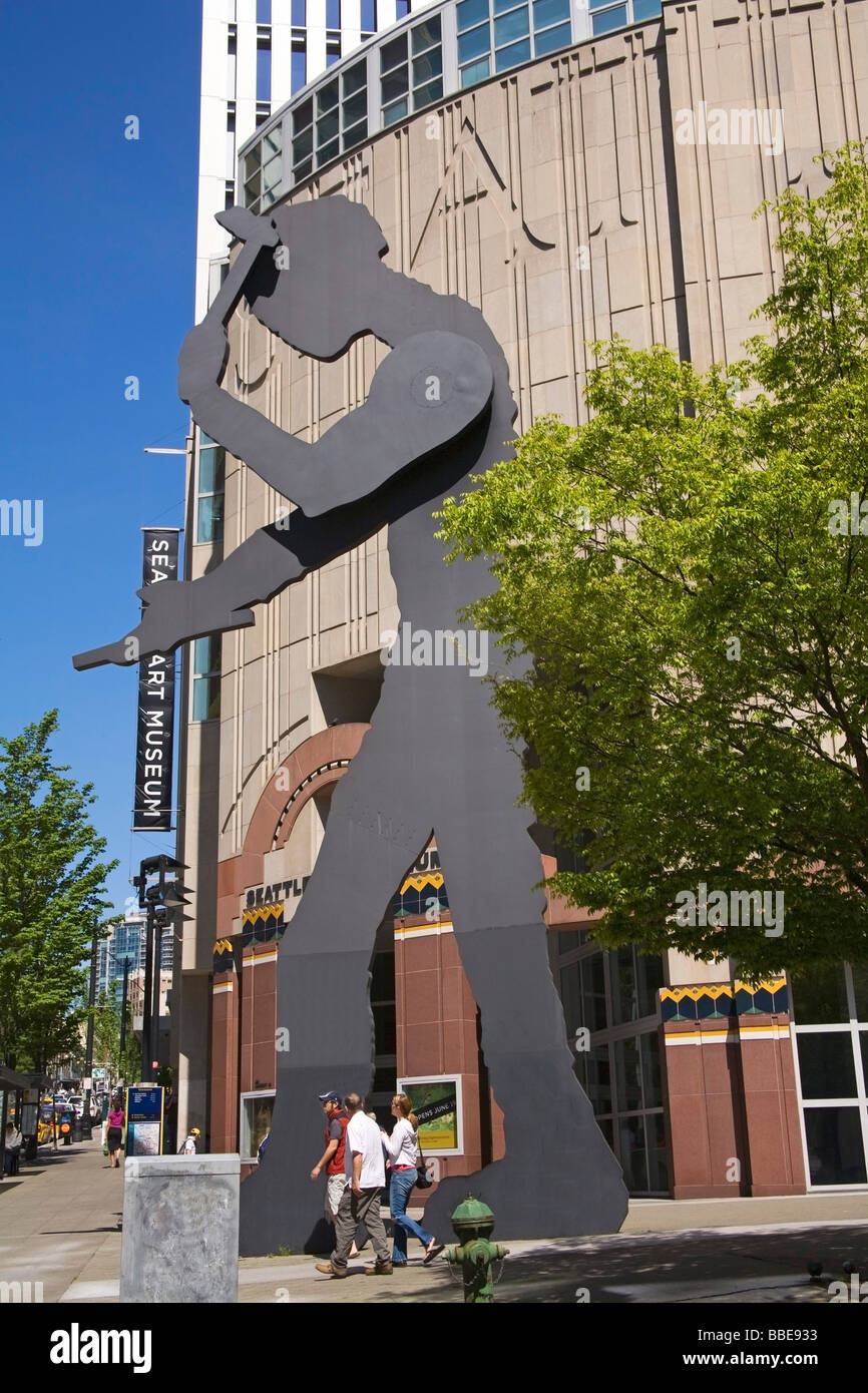 Hammering Man sculpture by Jonathan Borofsky; Seattle Art Museum, Seattle, Washington State, USA