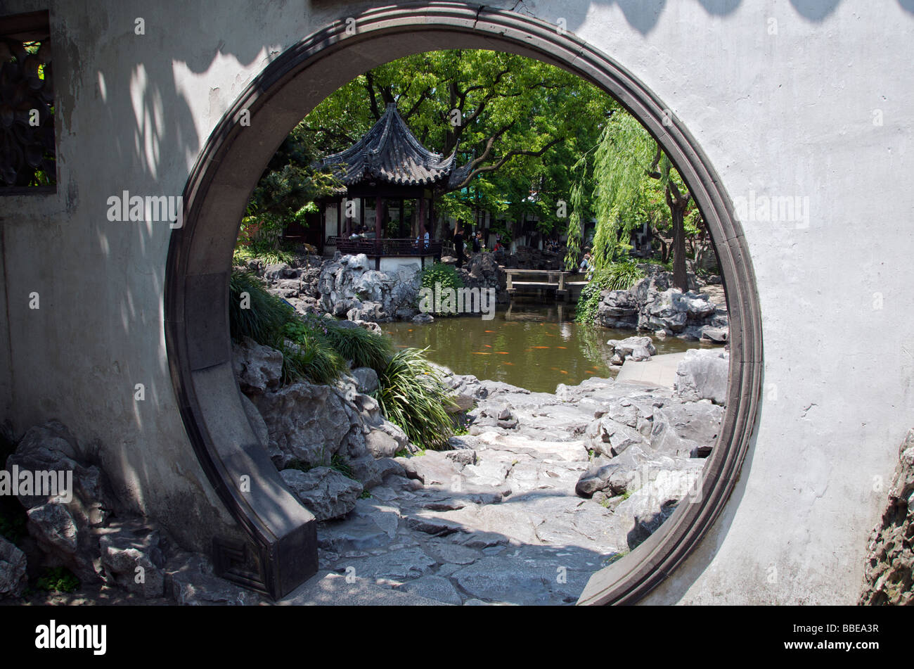 Moon gate or circular entrance into Yuyuan Gardens Old Town Shanghai China Stock Photo