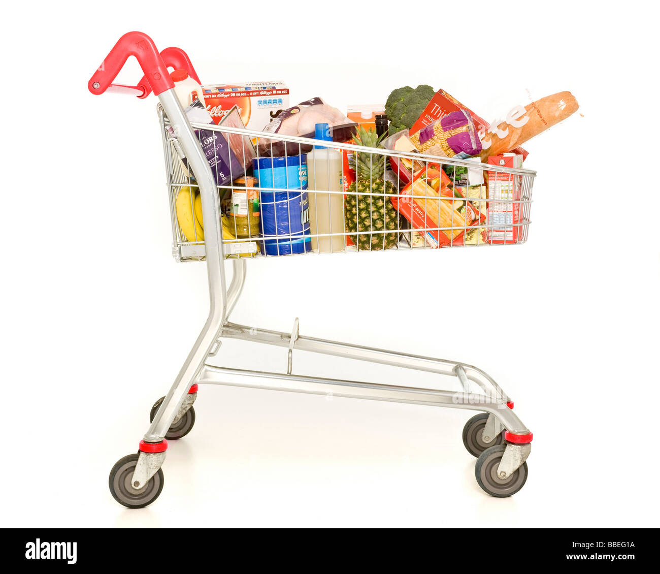 Supermarket trolley full hi-res stock photography and images - Alamy