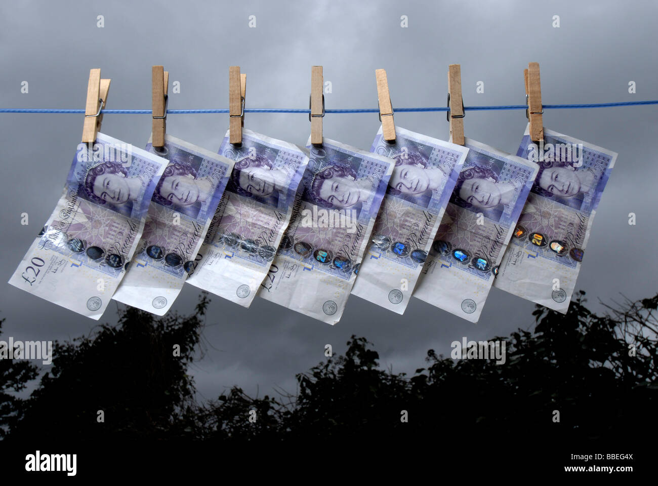 Washing Line Notes £20 notes on a washing line Stock Photo - Alamy
