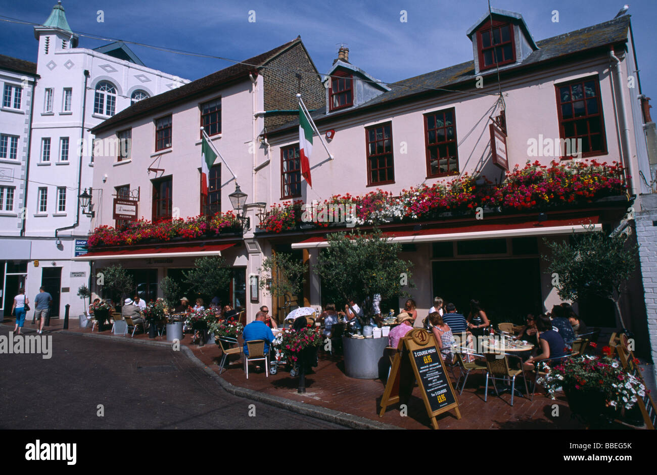 ENGLAND East Sussex Brighton The Lanes Donatello Italian restaurant in Brighton Place People eating and drinking outside Stock Photo
