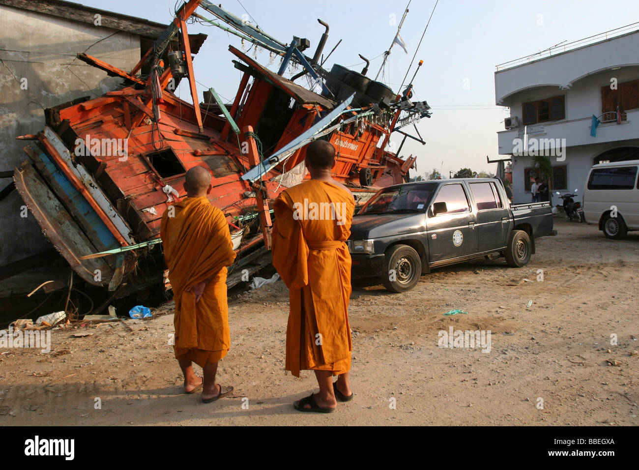 What caused the tsunami in thailand