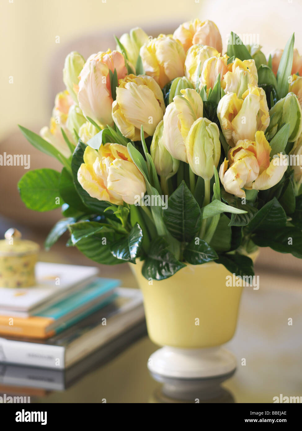 Floral Arrangement on Coffee Table Stock Photo - Alamy