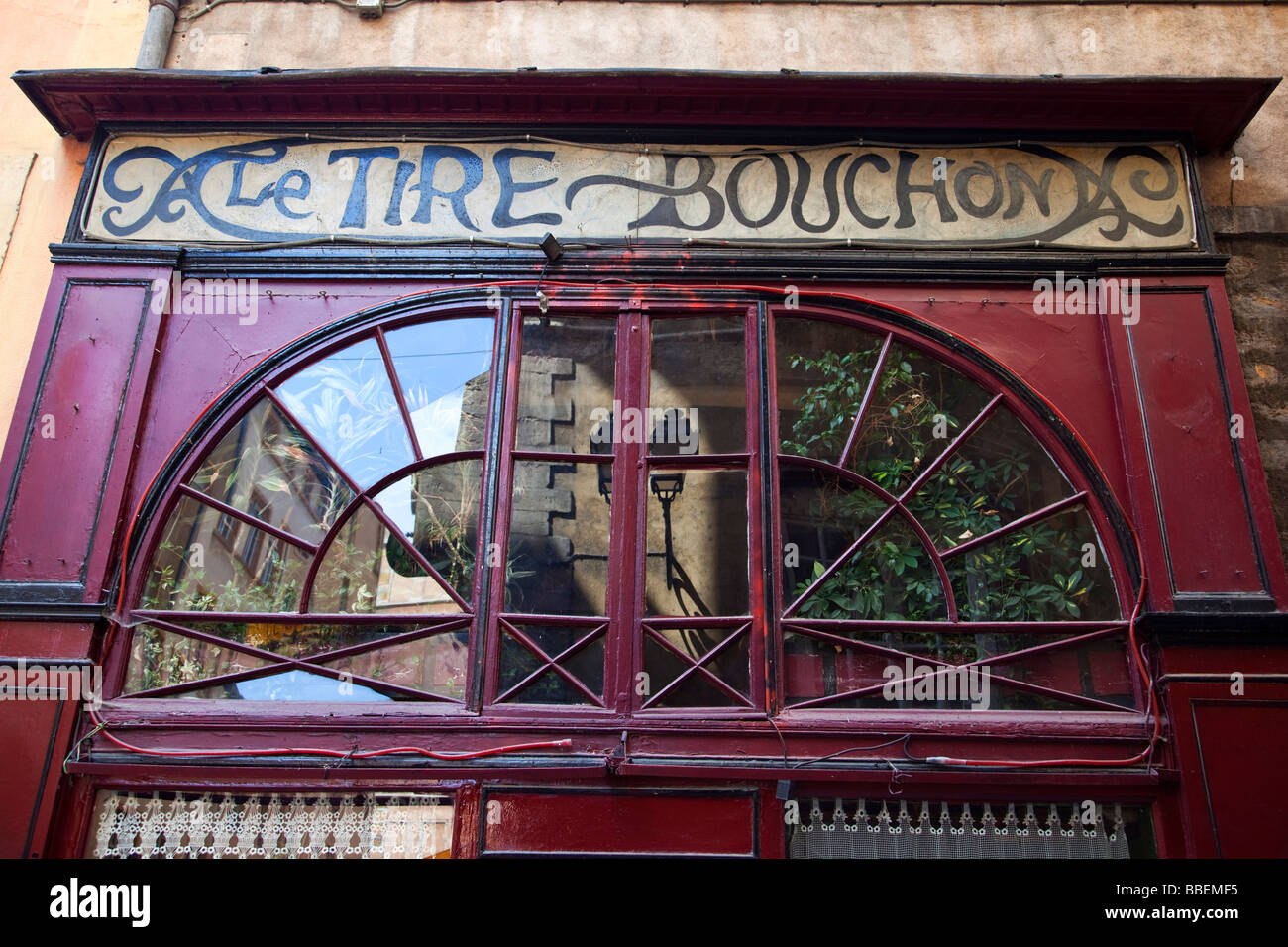 Lyon Rhone Alps France Le Tire Bouchon Restaurant Old City Center Vieux Lyon Stock Photo