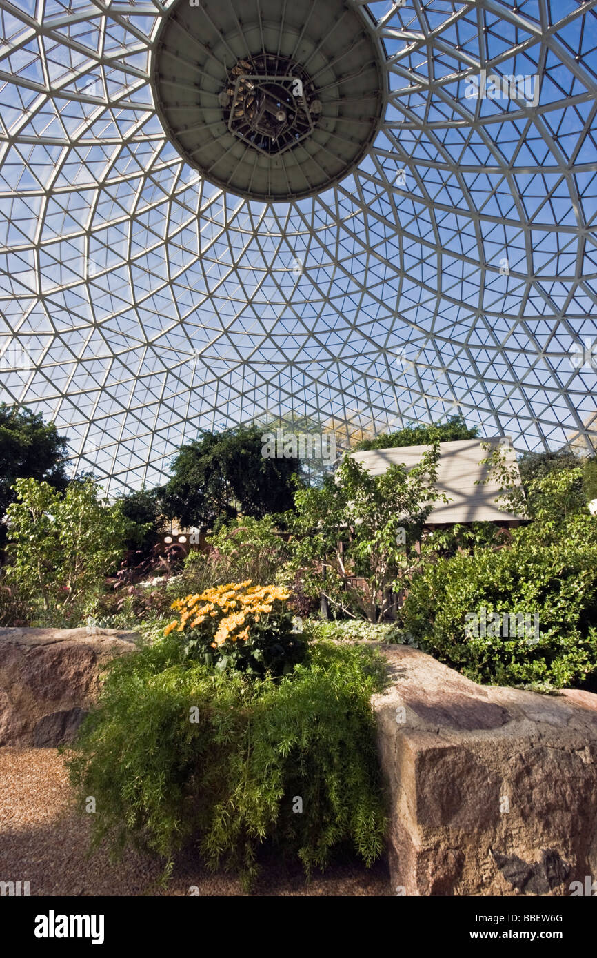 Dome Of A Botanic Garden In Milwaukee Stock Photo 24298696 Alamy
