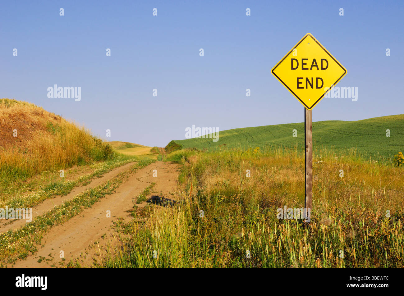 Dead end hi-res stock photography and images - Alamy