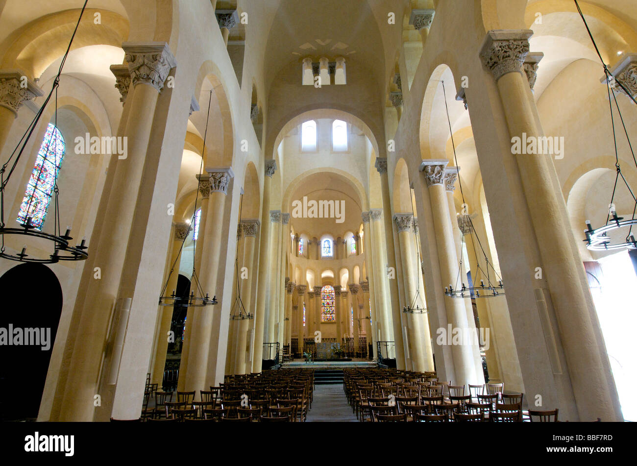 Inside Notre Dame du Port. Romanesque church in Clermont-Ferrand. Auvergne.  France Stock Photo - Alamy