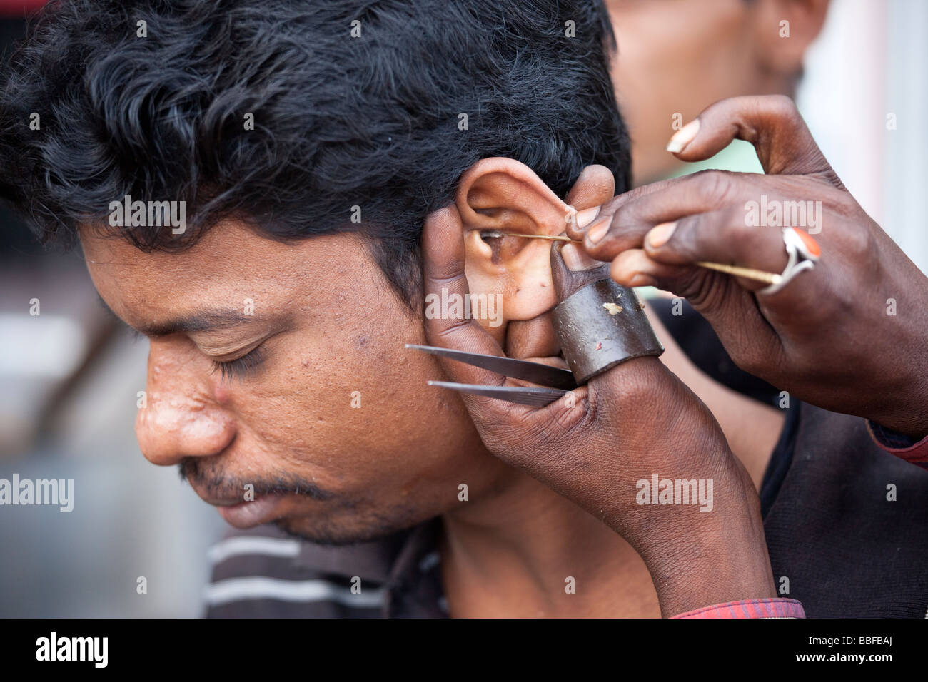 Ear wax removal hires stock photography and images Alamy