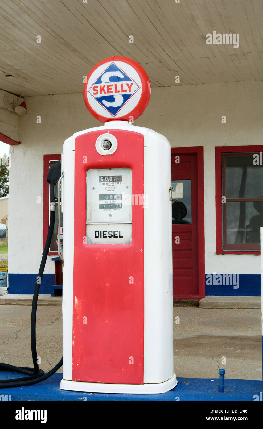 an old Skelly Gas Station in Skellytown Stock Photo Alamy