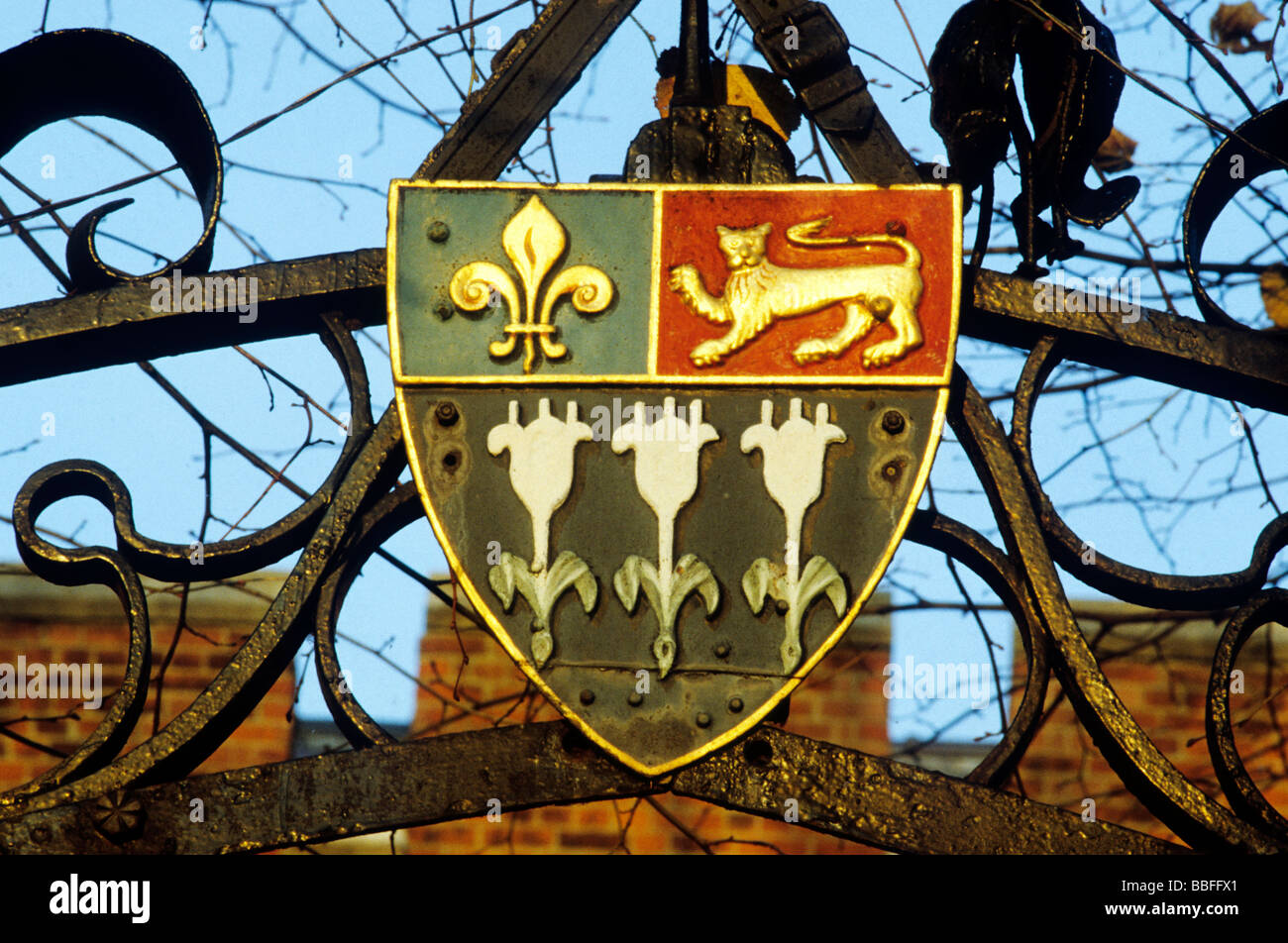 Eton School College Gates Coat of Arms Berkshire England UK heraldic shield  heraldry English public schools Stock Photo - Alamy