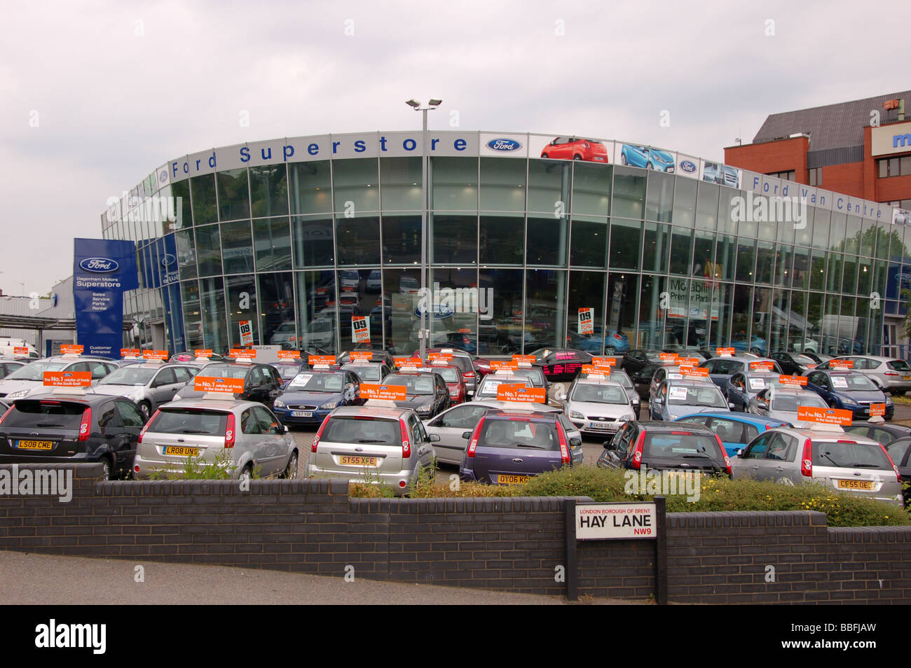 Ford Dealers on Edgware Rd, Colindale, London, England, Uk Stock Photo