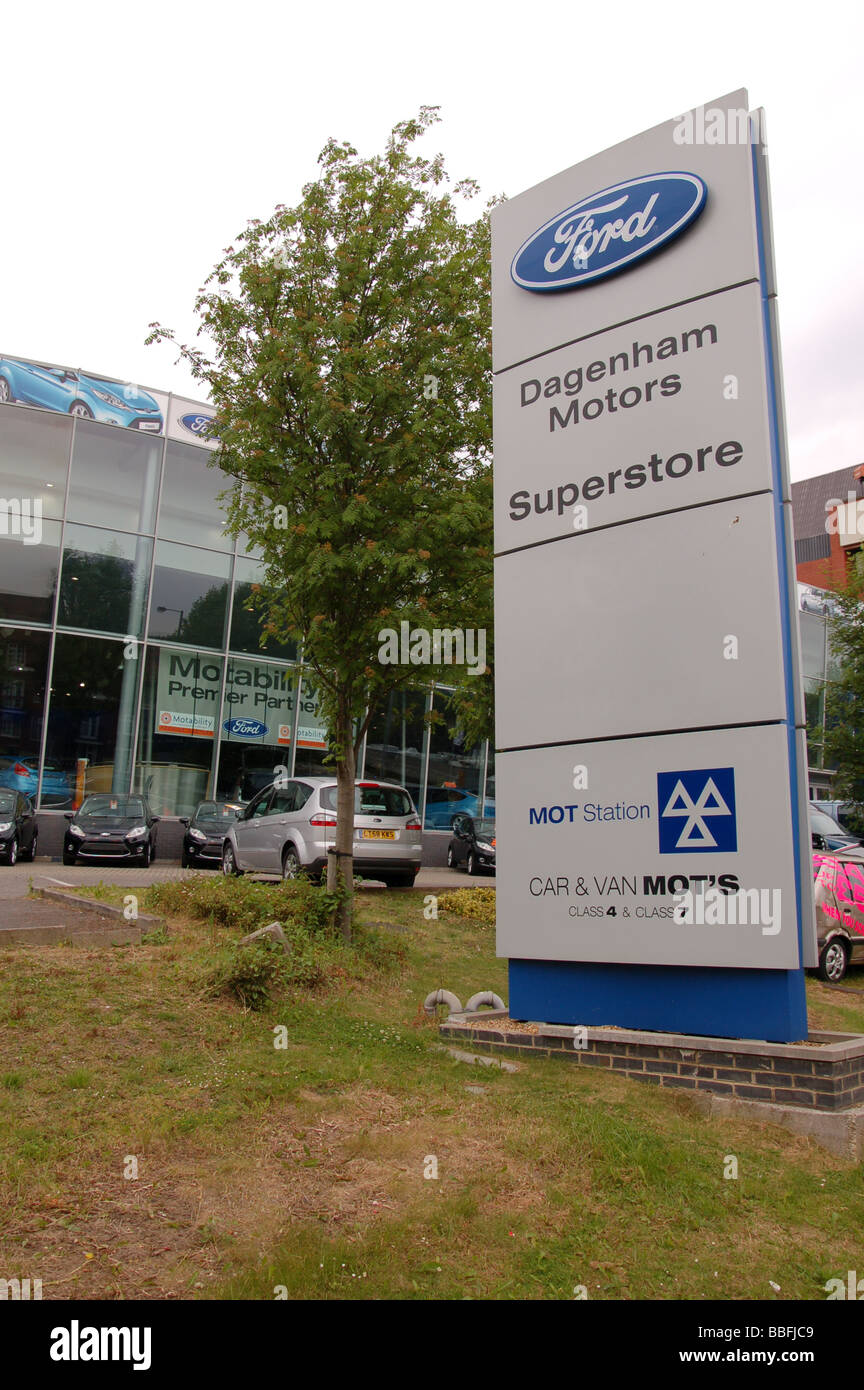 Blue white ford service sign hires stock photography and images Alamy