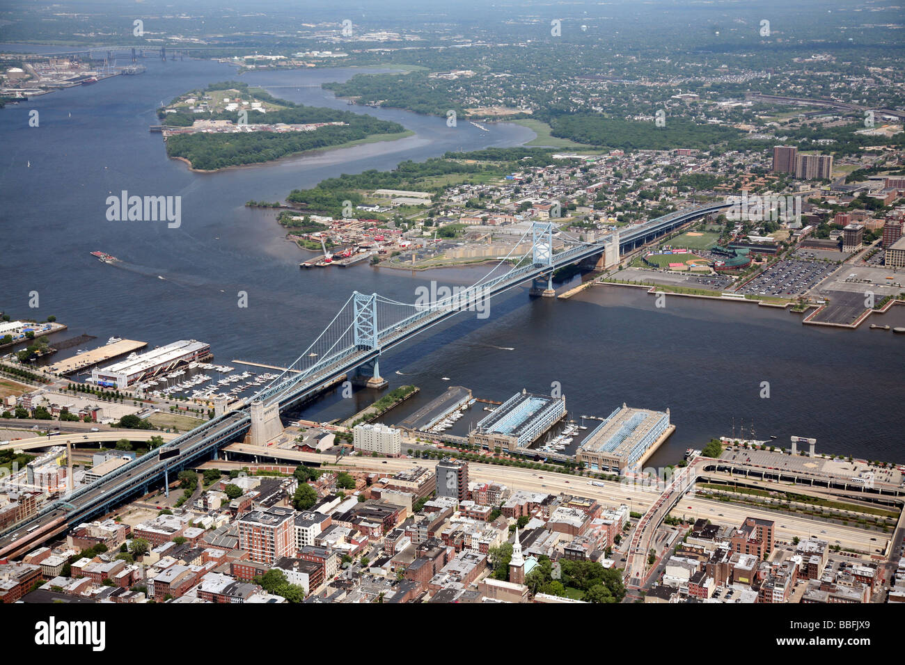 Aerial view of Benjamin Franklin Bridge, connecting Philadelphia, Pennsylvania, and Camden, New Jersey, U.S.A. USA usa United St Stock Photo