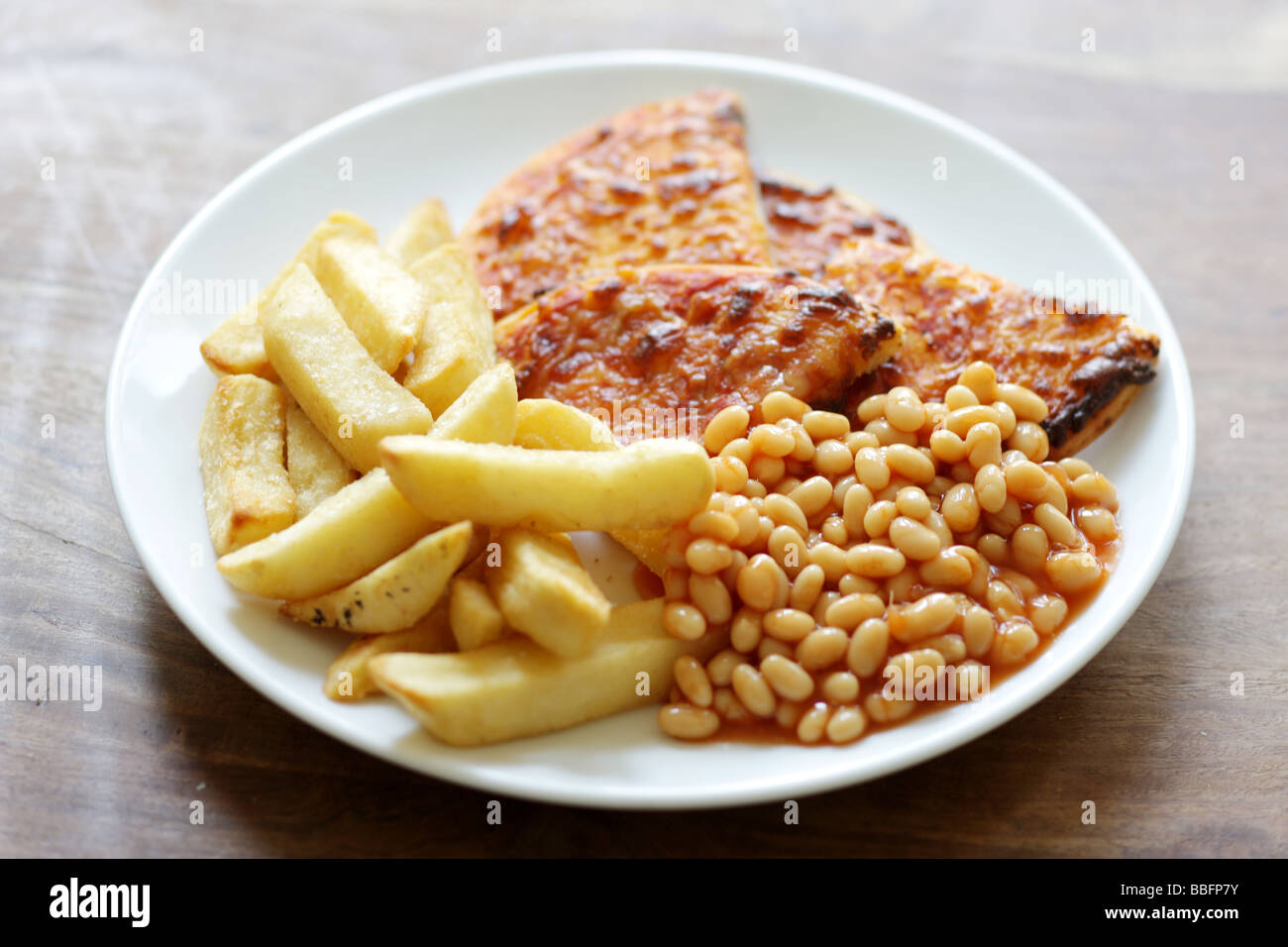 Page 2 Baked Beans Cheese Chips High Resolution Stock Photography and