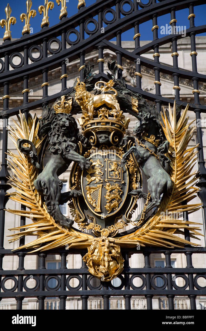 London - arms on the gate of Buckingham palace Stock Photo
