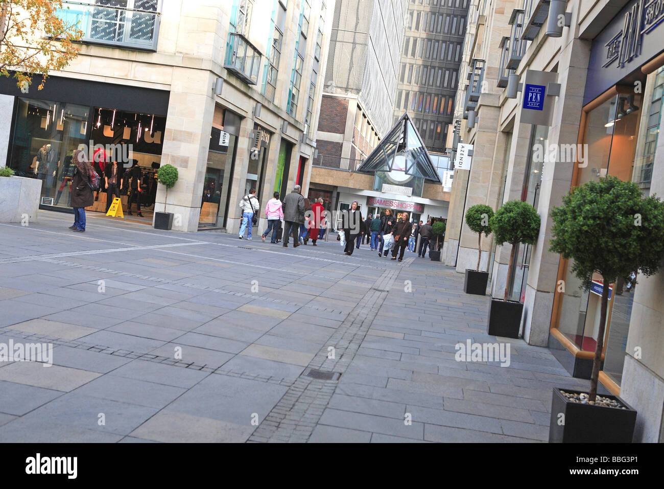 Multrees Walk/St James Shopping Centre Stock Photo