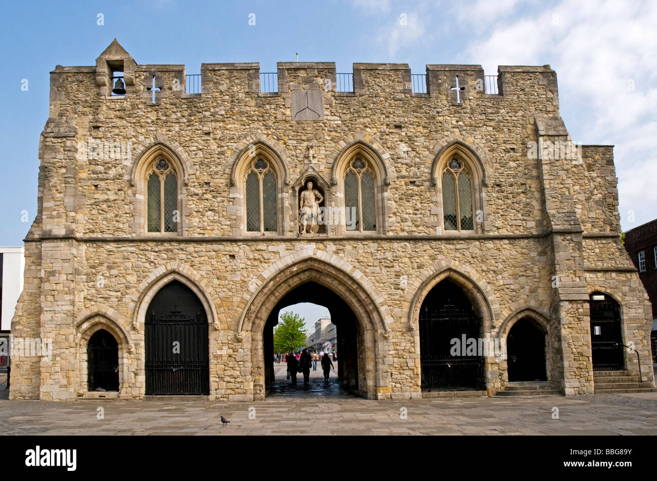 Bargate Memorial, the ancient gateway to the medieval town of Hampton ...