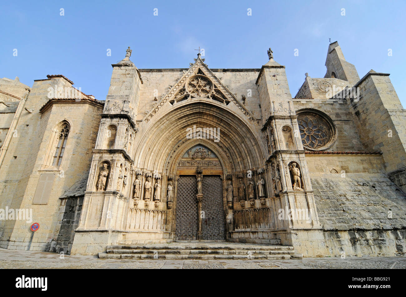 Iglesia iglesia de santa maria la mayor hi-res stock photography and ...