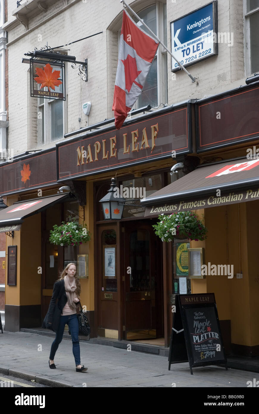 Maple Leaf Bar London England UK Stock Photo Alamy