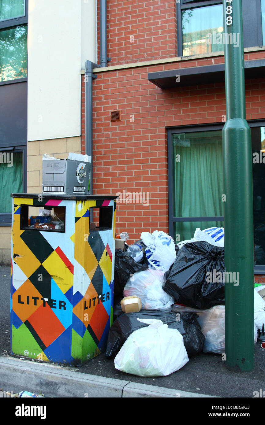 English rubbish bin hires stock photography and images Alamy