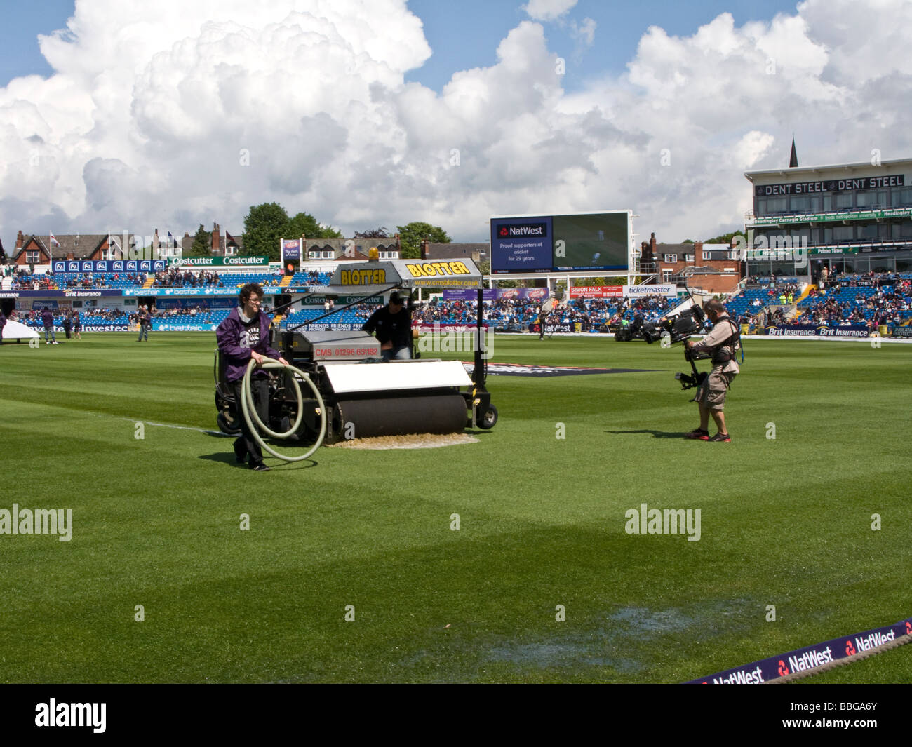 Cricket pitch rain hi-res stock photography and images - Alamy