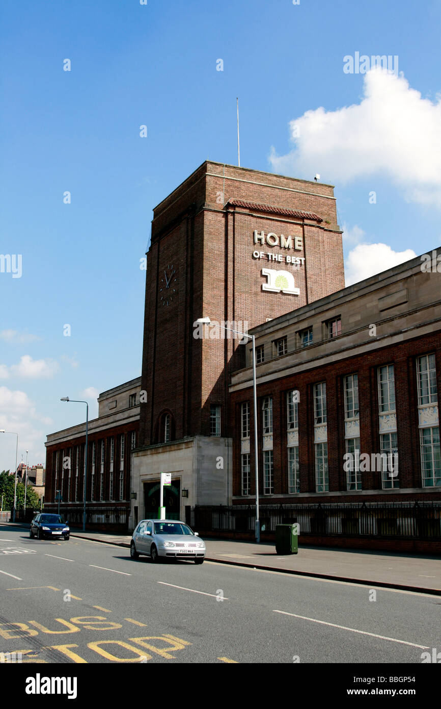 The now disused Home Brewery was founded in 1890 It was taken over by Scottish Newcastle in 1986 It was closed in 1996 with production of it s brands moved to Mansfield Stock Photo