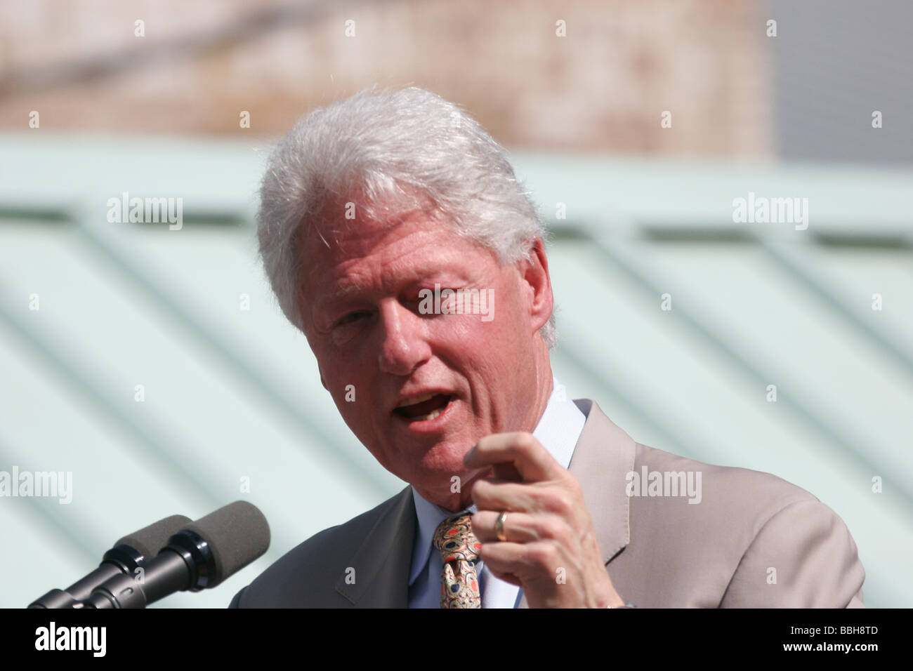 President Bill Clinton campaigning for Terry McAuliffe for Governor of Virginia in 2009 . Stock Photo