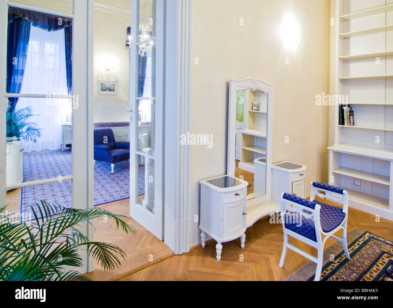 Luxury hotel suite Stock Photo - Alamy - Luxury Apartment Hotel Suite
