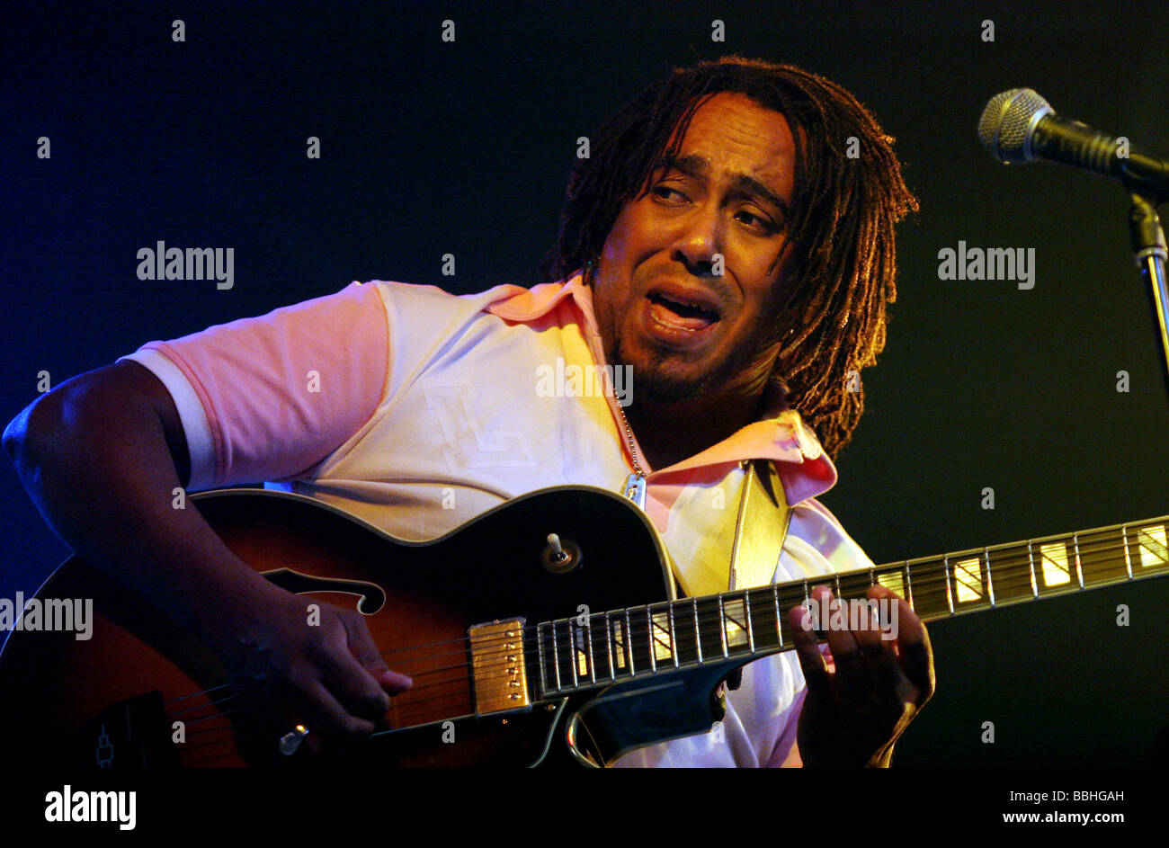 One of South Africa s well known Jazz artists Ernie Smith thrilled