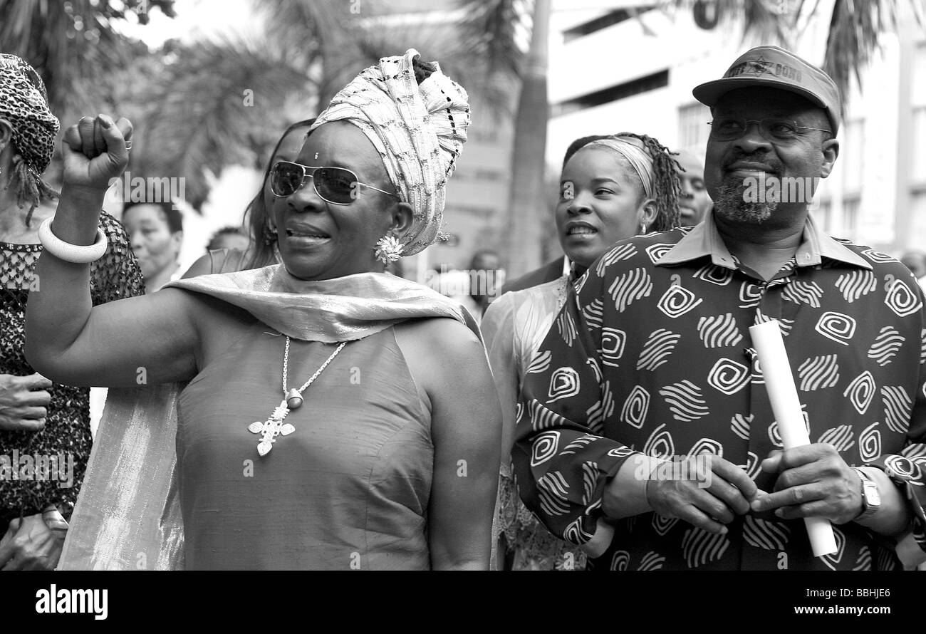 Rita Marley L arrives with her daughter Sharon Marley 2ND R and Ethekwini  Mayor Obed Mlaba R at Durban s Art Gallery on 6 Stock Photo - Alamy