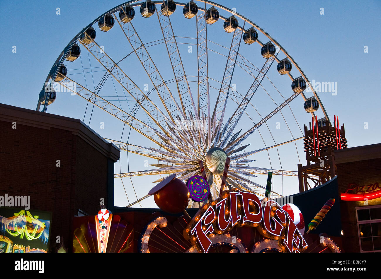 Ferris wheel at the amusement park in Niagara Falls Ontario Canada Stock Photo Alamy
