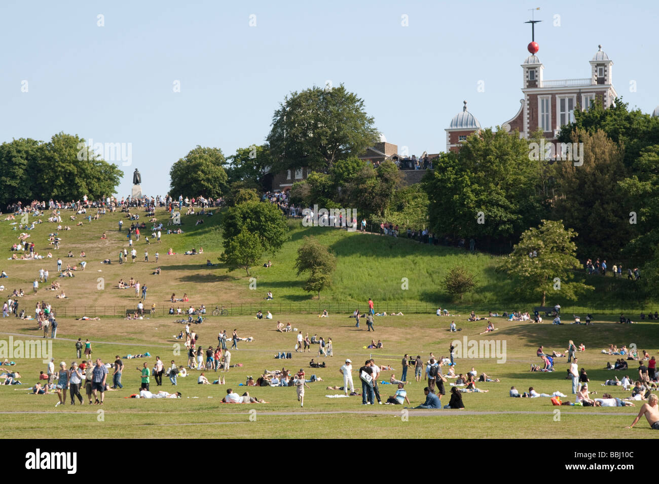 Sunbathing park london hi-res stock photography and images - Alamy