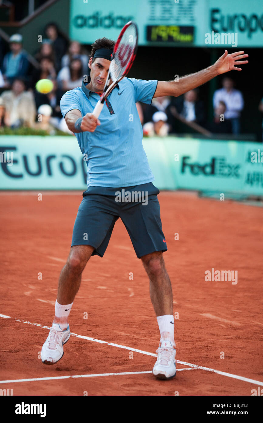 Paris,France ROGER FEDERER in grand slam french international tennis open  of roland garros 2009 from may 22 to 5 th june Stock Photo - Alamy