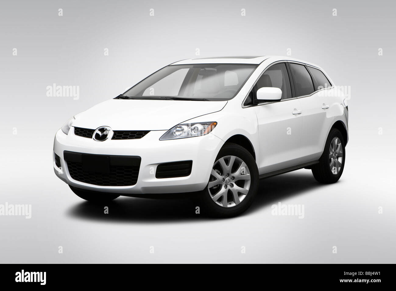 09 Mazda Cx 7 Touring In White Front Angle View Stock Photo Alamy