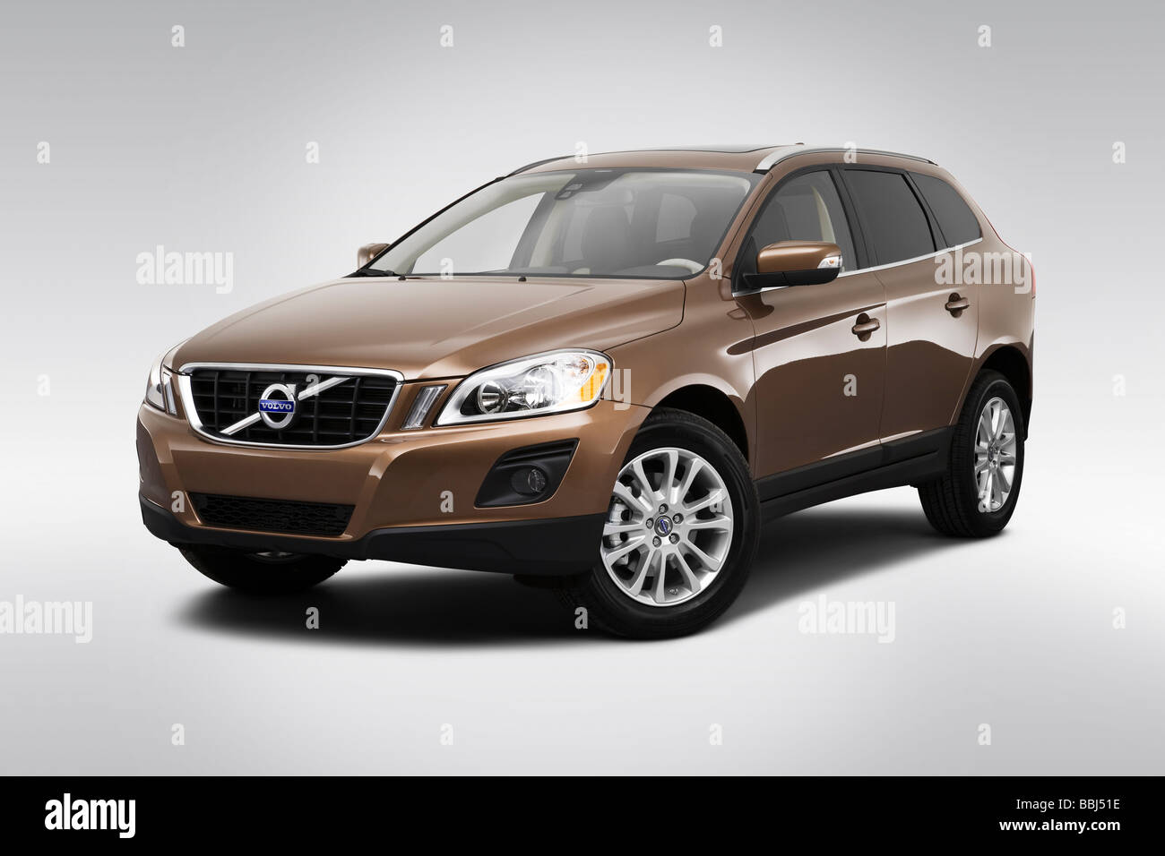 2010 Volvo XC60 T6 AWD in Beige - Front angle view Stock Photo
