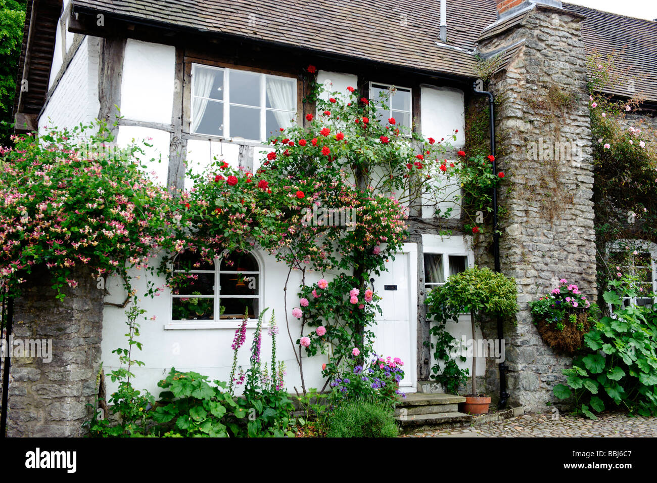 Attractive country cottage in Much Wenlock, Shropshire Stock Photo Alamy