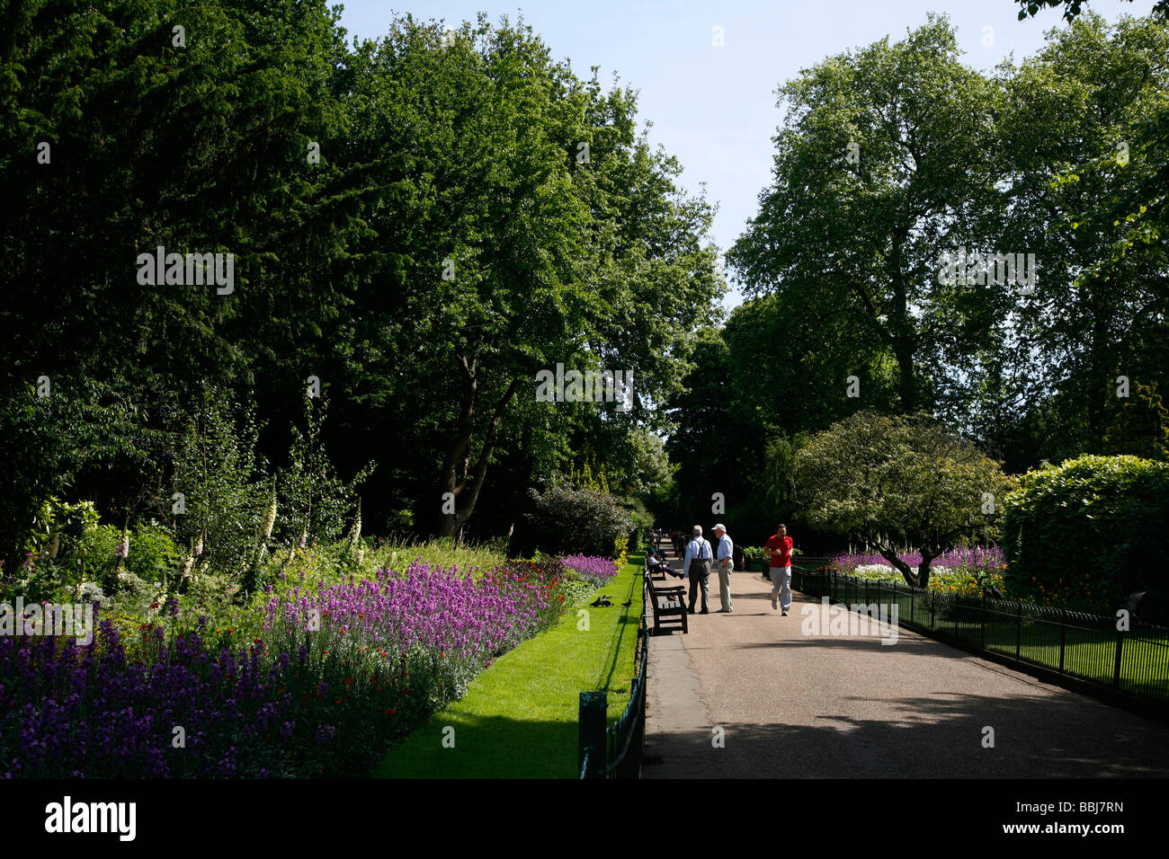 Flower Walk in Kensington Gardens, London, UK Stock Photo - Alamy