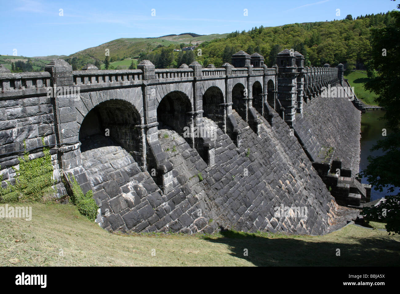 The Stone-built Dam At Lake Vyrnwy RSPB Reserve, Powys, Wales, UK Stock Photo