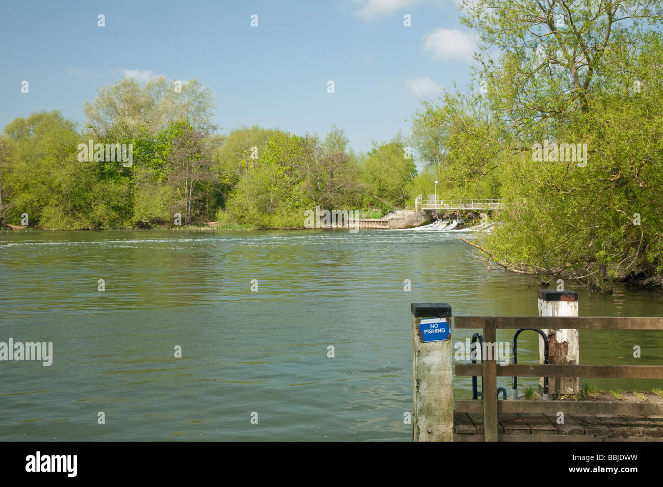 Weir and weir pool on the River Thames at Abingdon Oxfordshire Uk Stock Photo